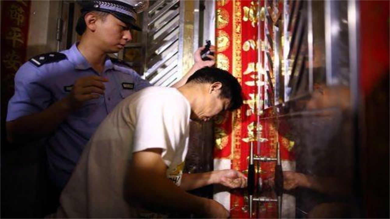 吕梁地区请开锁师傅开了锁后，师傅为什么一般都不进门，就算主人请也不进去？